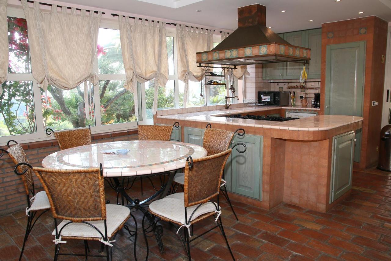 Anthos Casa Vacanze Sant'Omero Luaran gambar