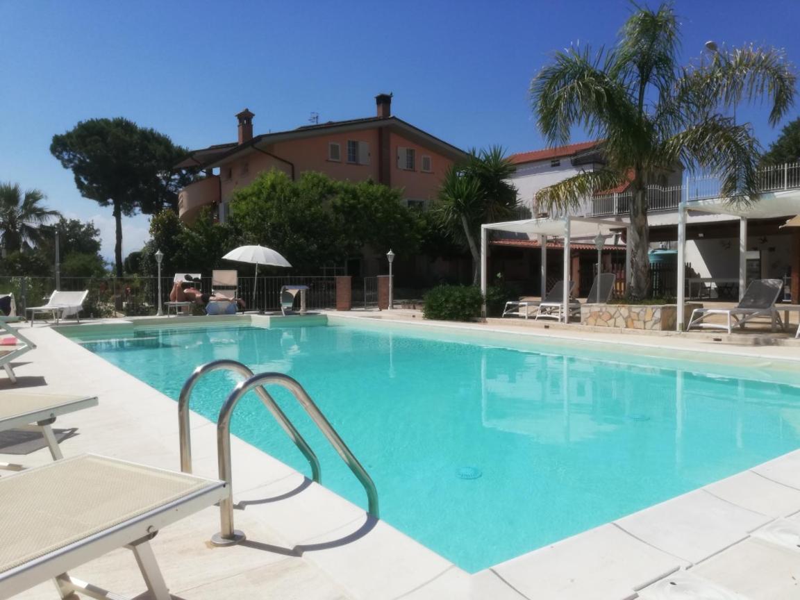 Anthos Casa Vacanze Sant'Omero Luaran gambar