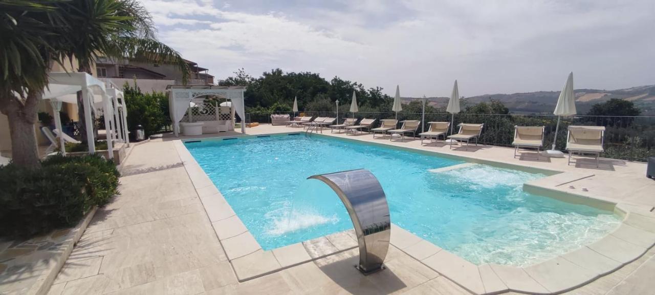 Anthos Casa Vacanze Sant'Omero Luaran gambar