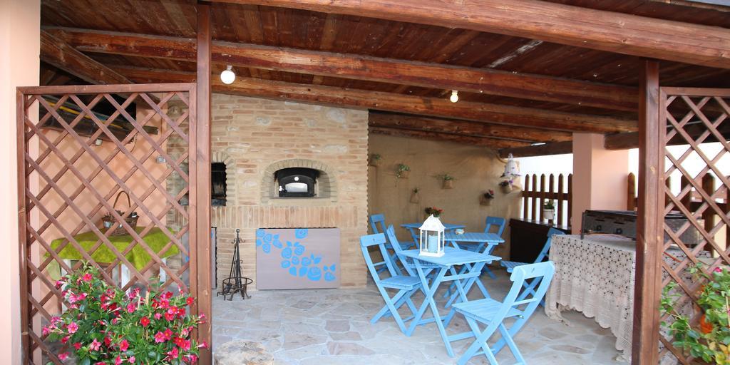 Anthos Casa Vacanze Sant'Omero Bilik gambar