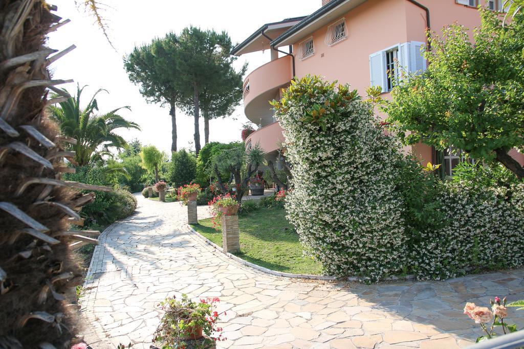Anthos Casa Vacanze Sant'Omero Bilik gambar